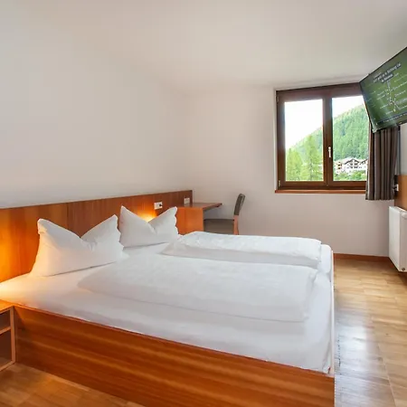 Nives Auberge de jeunesse *